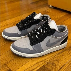 Nike Gray and Black Sneakers for Men